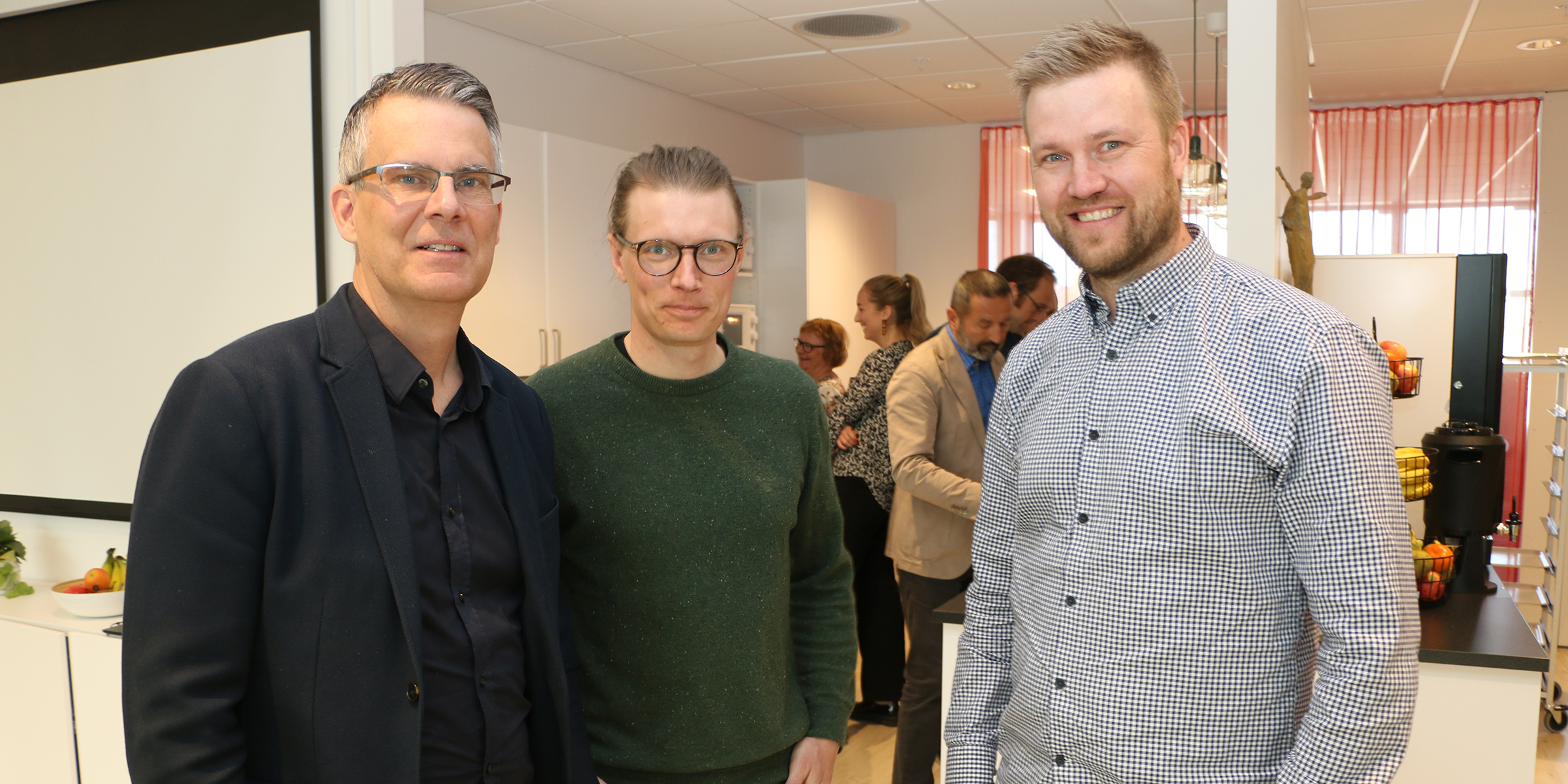 Magnus Jutterström, Simon Johansson och Petter Lindgren ingår i det team hos Sogeti som med artificiell teknik byggt en lösning som upptäcker angrepp av granbarkborren.